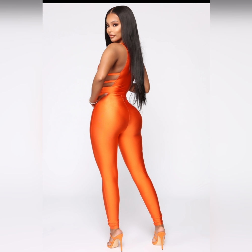 Orange Junper - Picture 2 of 2
